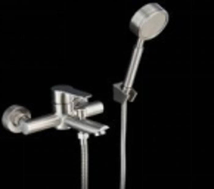 Bath or shower fitting