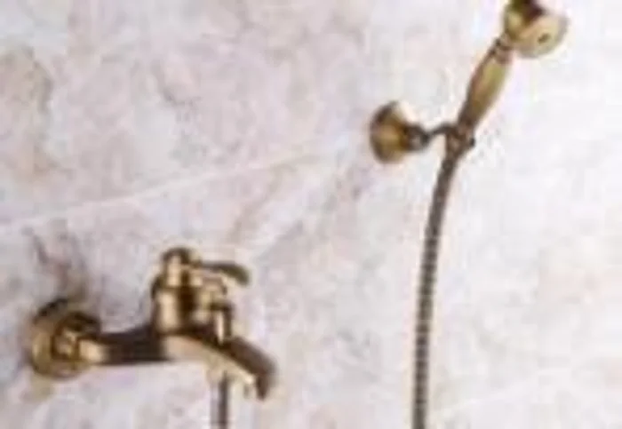Bath or shower fitting