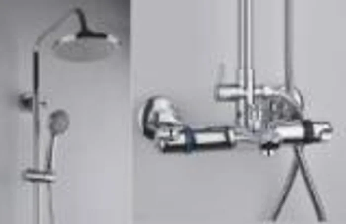 Bath or shower fitting